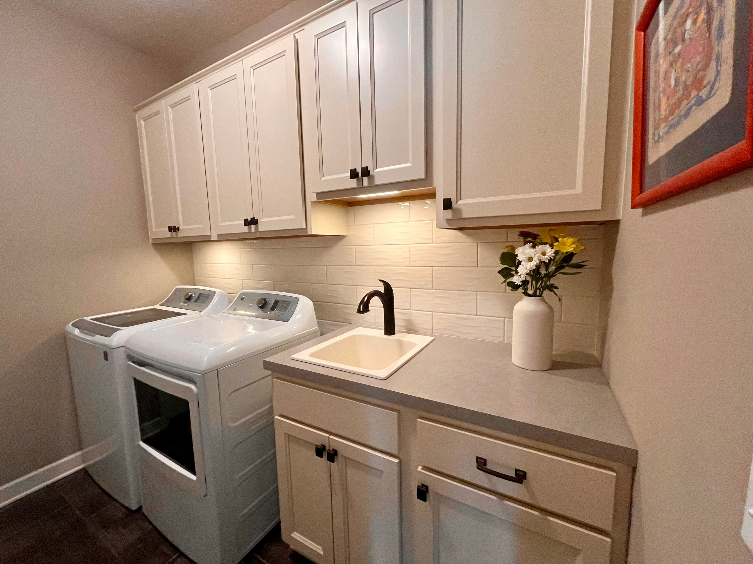 Backsplash laundry area