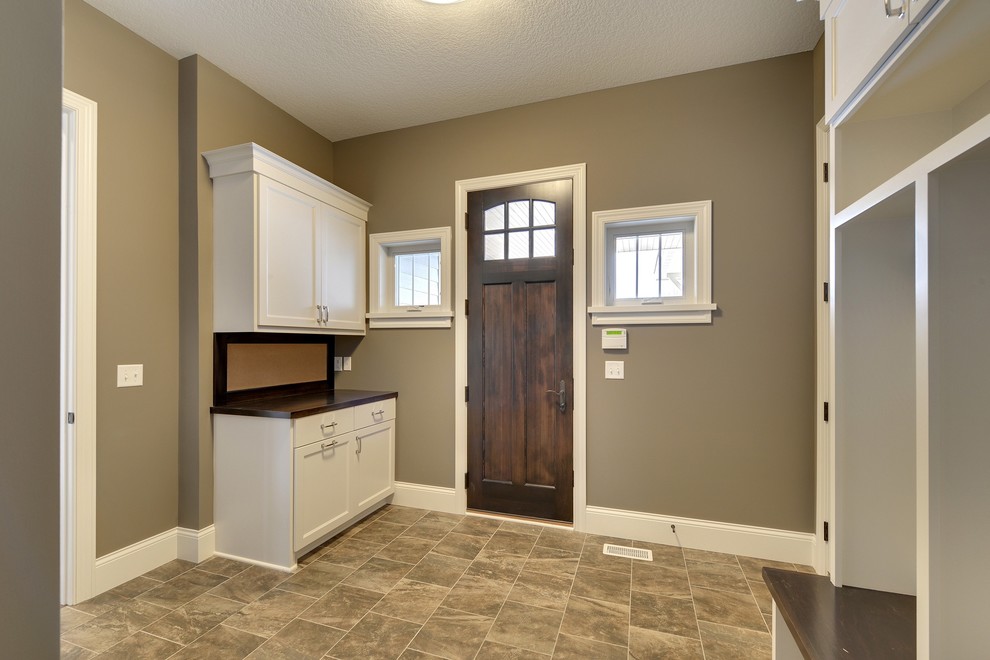 Inspiration for a transitional entryway remodel in Minneapolis