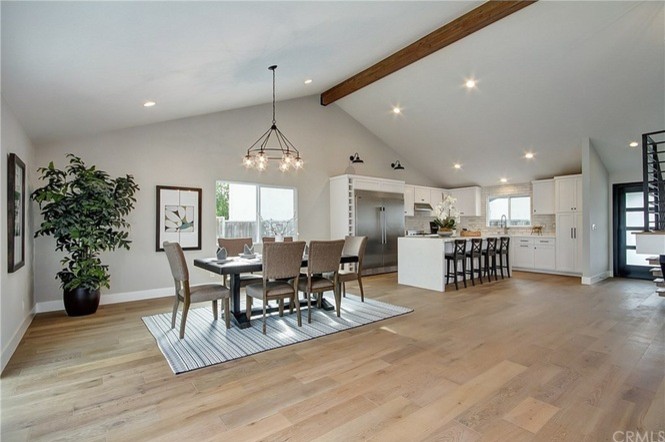 Home design - transitional home design idea in Orange County
