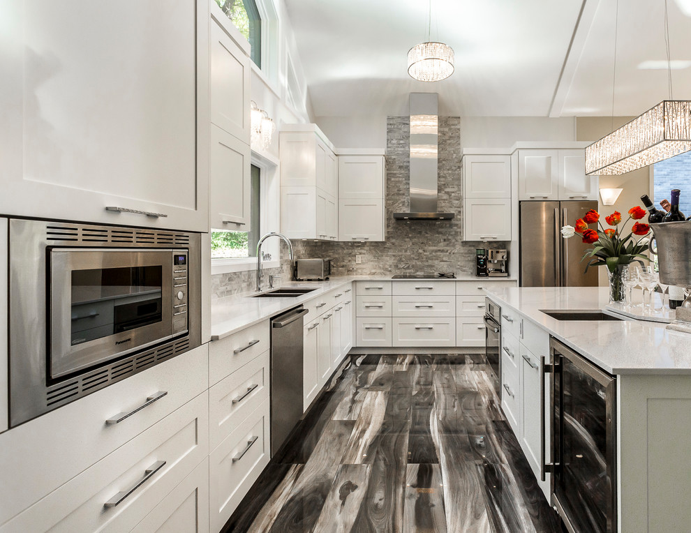 Inspiration for a transitional kitchen remodel in Montreal