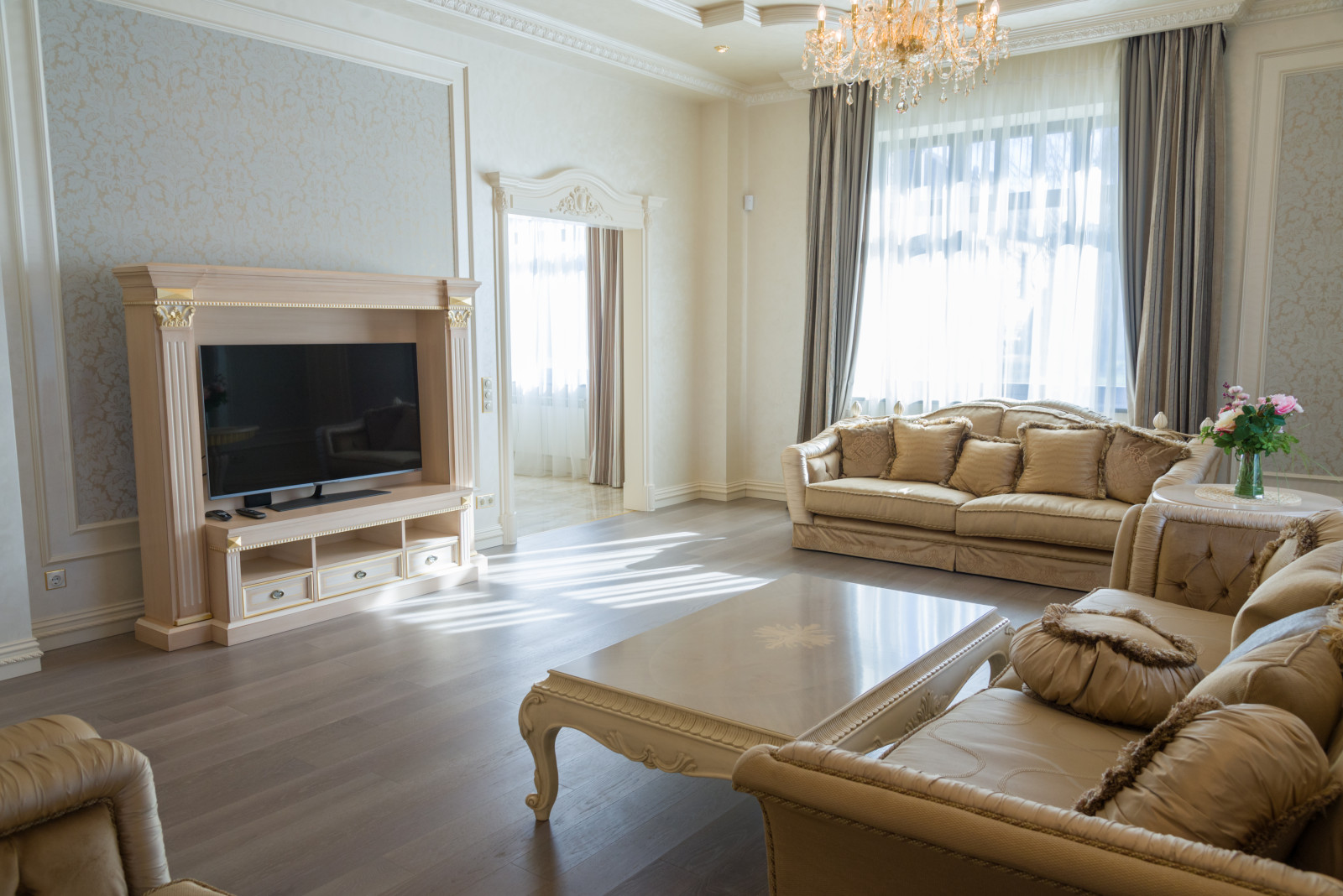 Интерьер дома в классическом стиле (500 кв м)