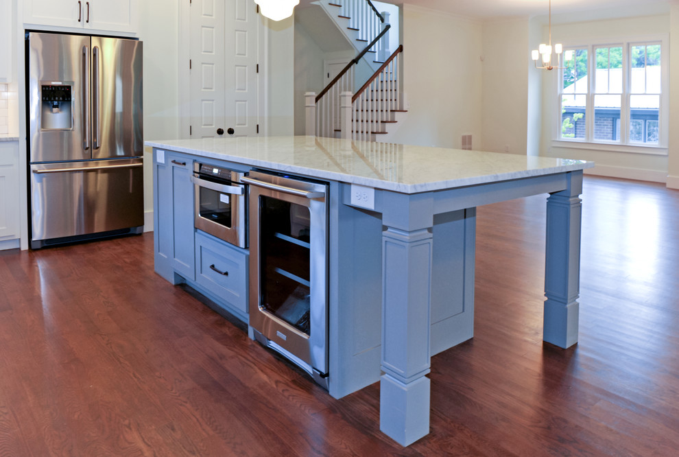 Kitchen - transitional kitchen idea in Atlanta