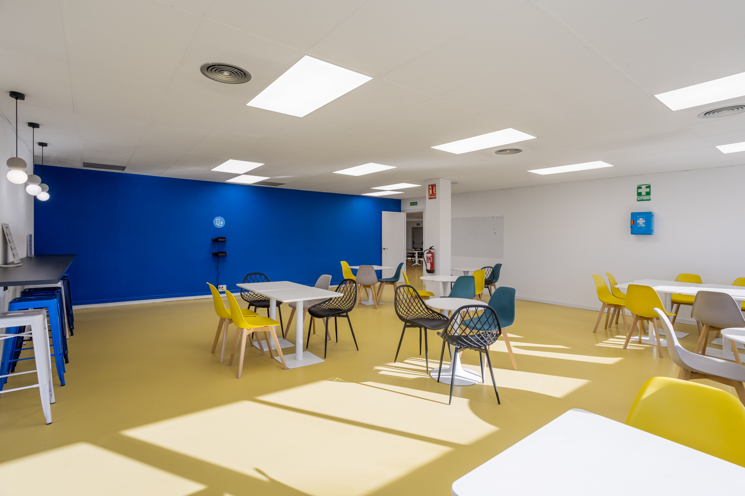 Interiorismo de oficinas y laboratorios