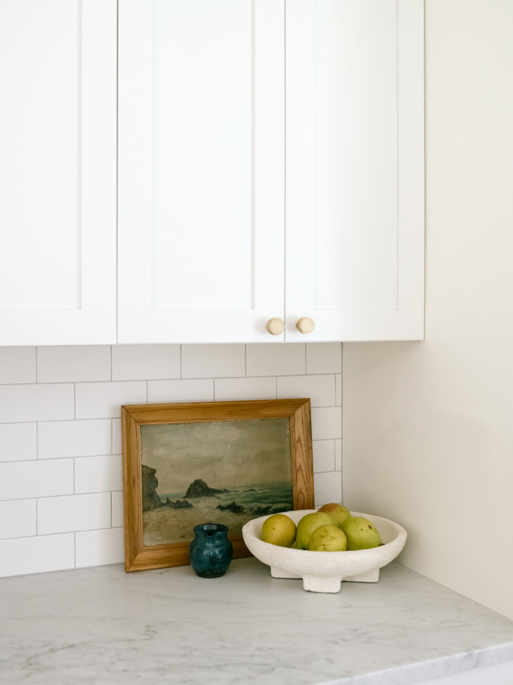 Kitchen - kitchen idea in Seattle