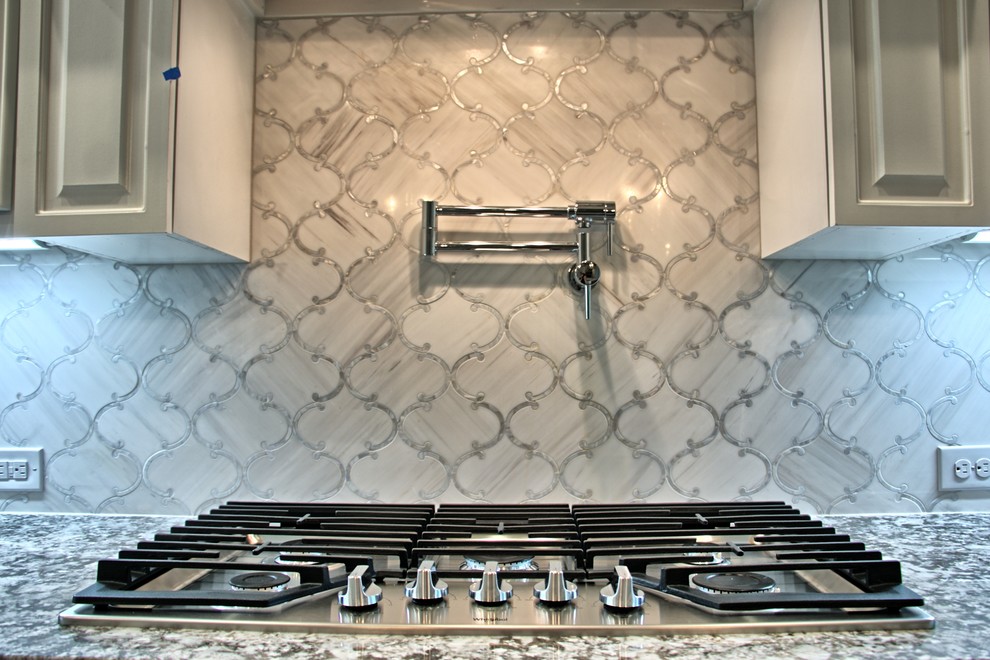 Inspiration for a transitional kitchen remodel in Dallas