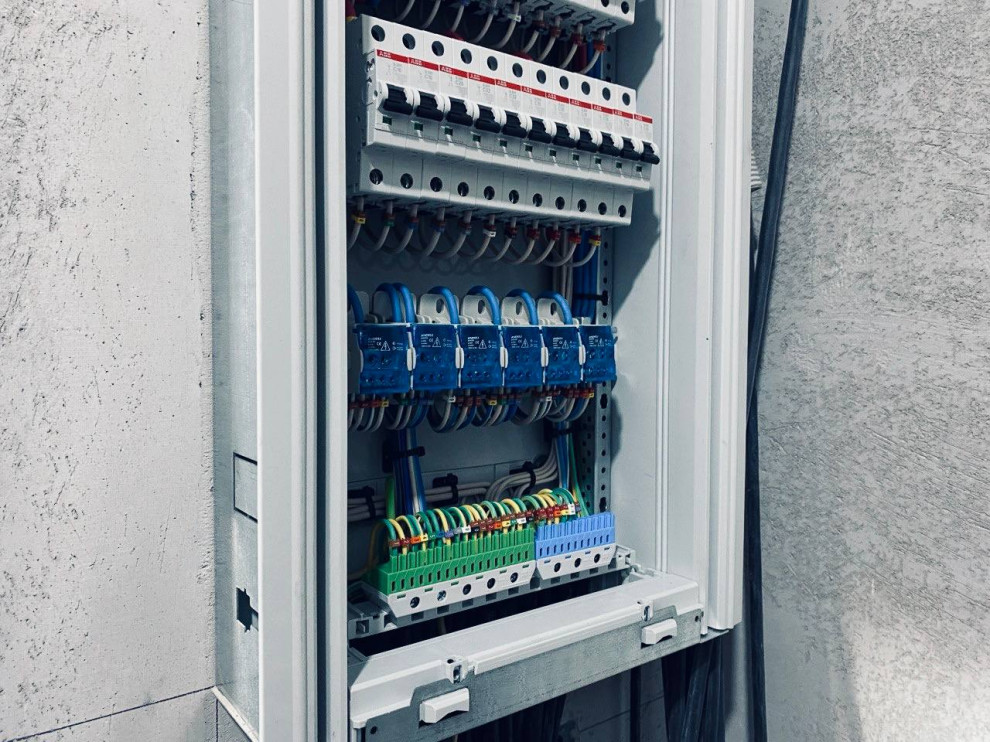 ЖК EVER электромонтаж в 2-х комнатной квартире 68m2