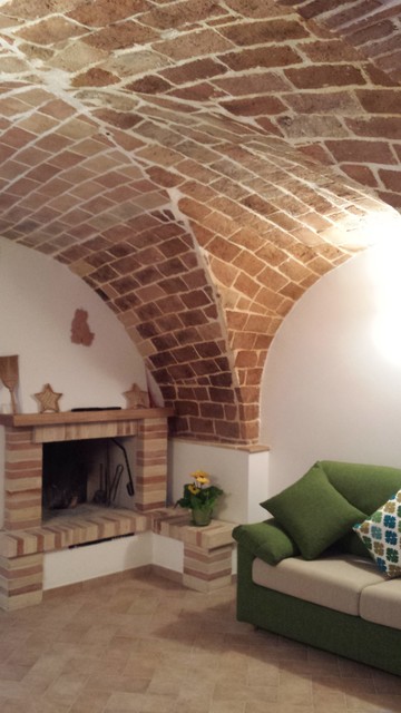 taverna country-living-room