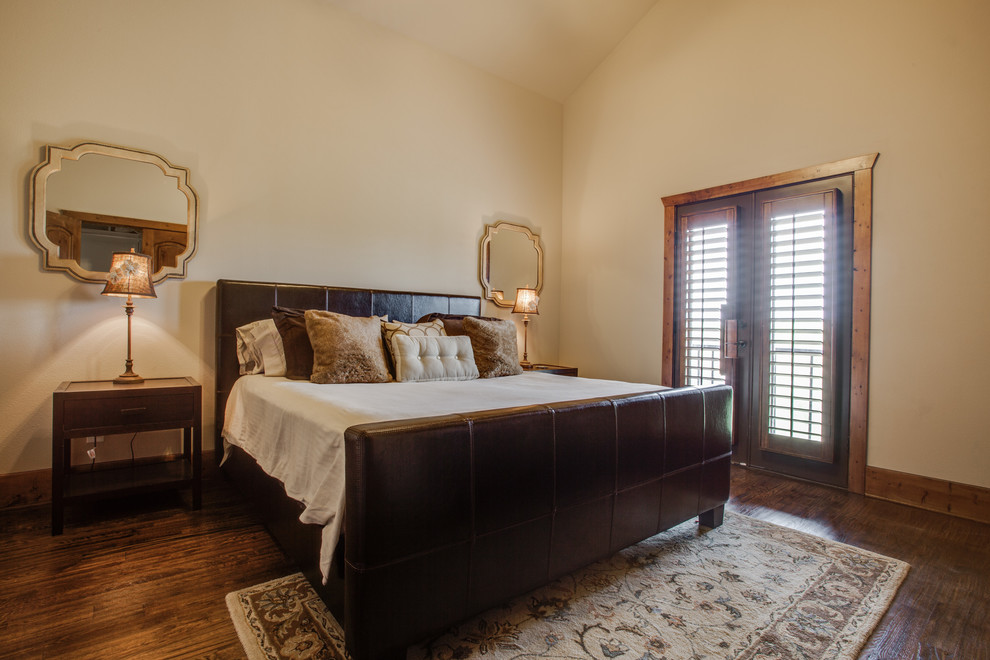 Photo of an expansive country bedroom in Dallas.