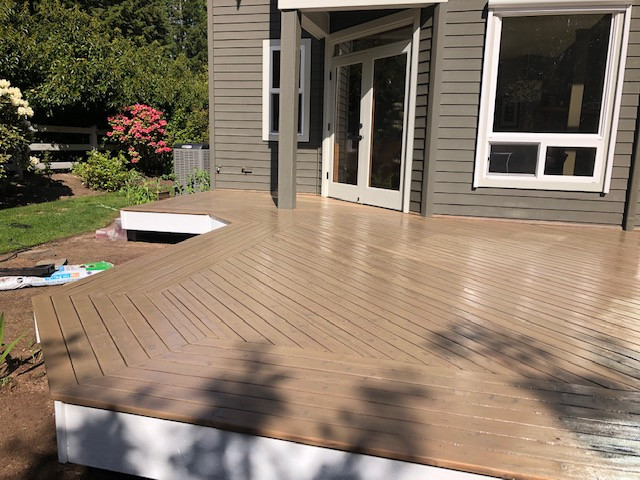 Deck - contemporary deck idea in Seattle