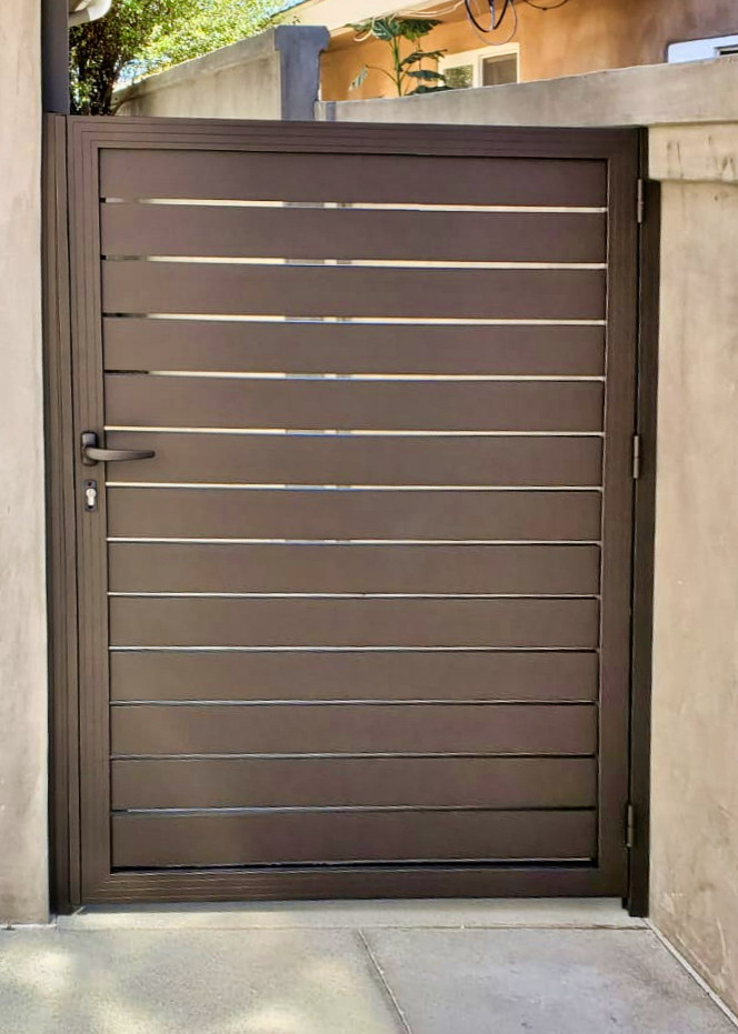 Inspiration for a medium sized midcentury entrance in Los Angeles.