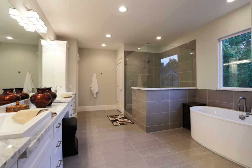 Transitional bathroom photo in Houston