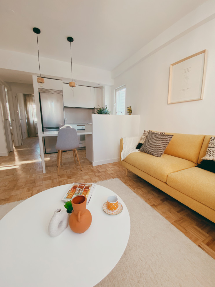 Mid-sized danish living room photo in Madrid