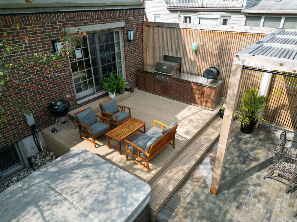 Outdoor kitchen deck - backyard outdoor kitchen deck idea in Ottawa