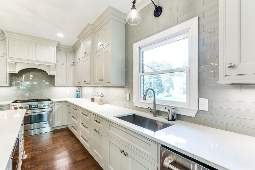 Example of a transitional kitchen design in Birmingham