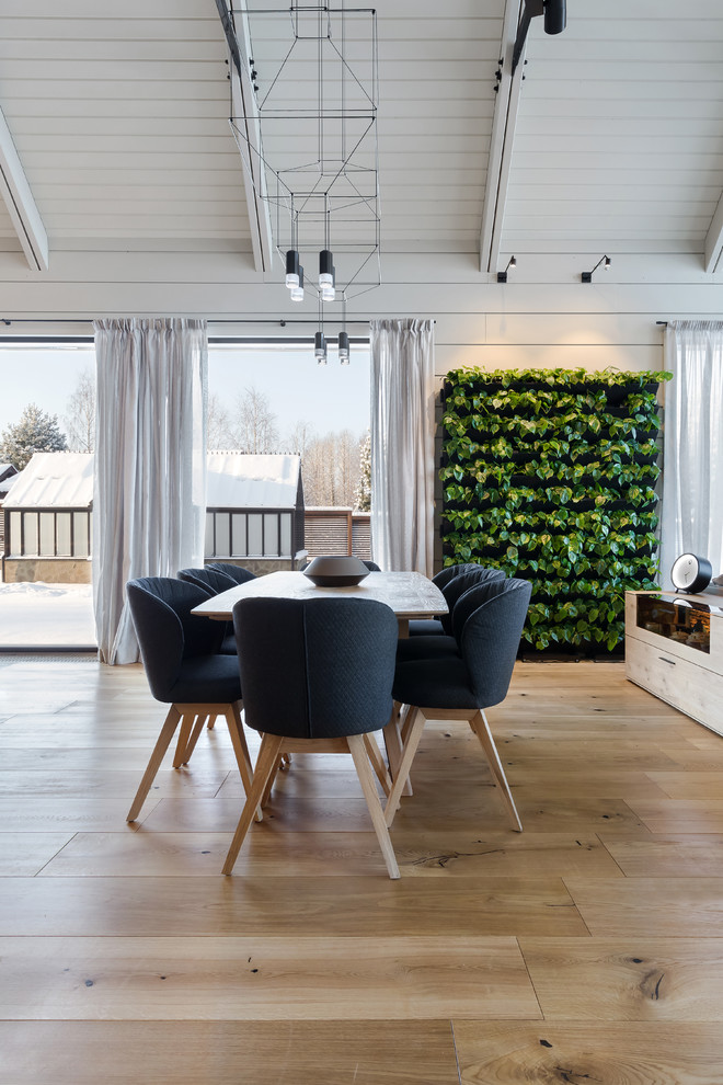 Дом на озере для большой семьи