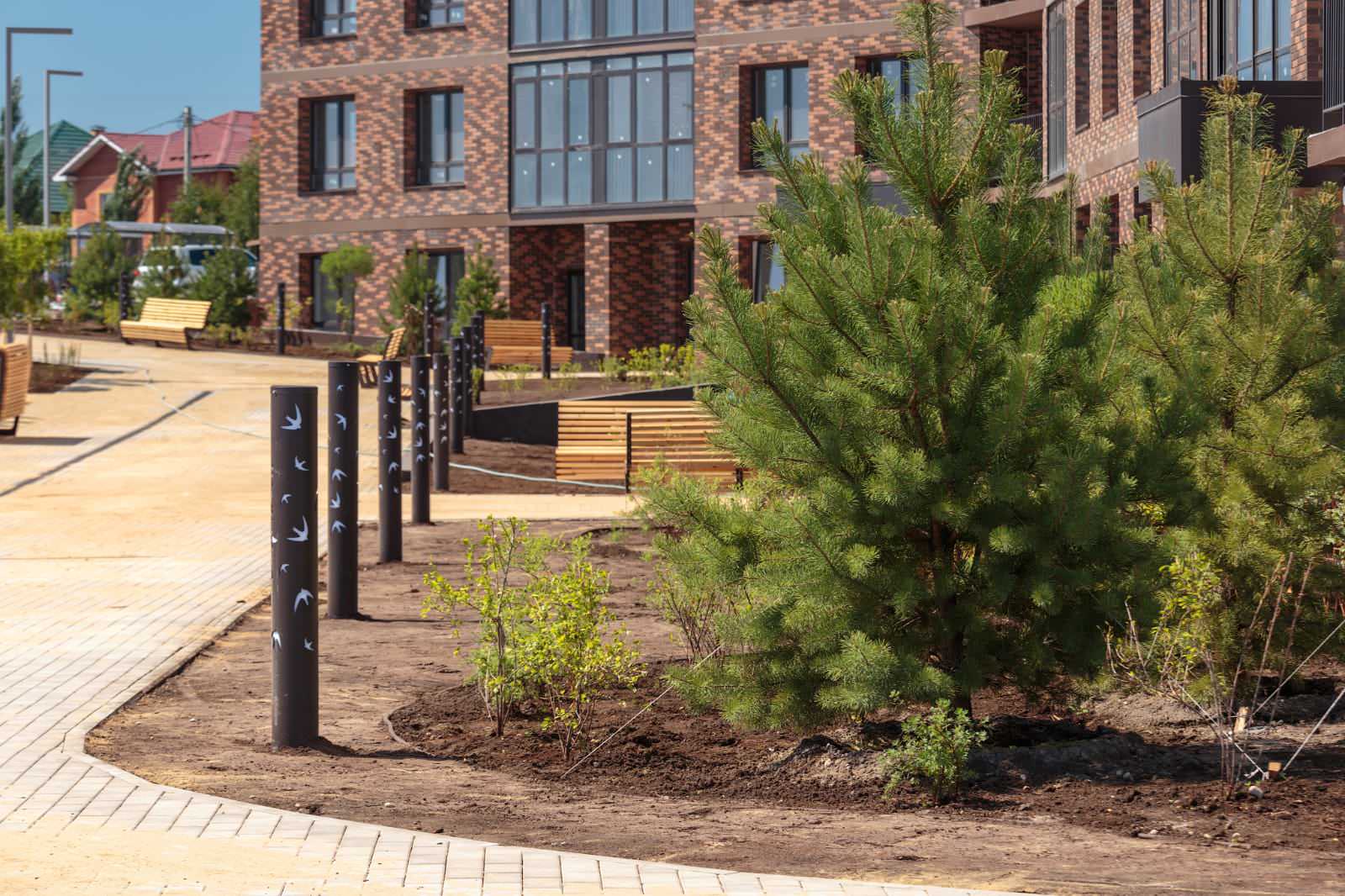 Благоустройство жилого квартала "Стрижи" были изготовлены уличные фонари по инди