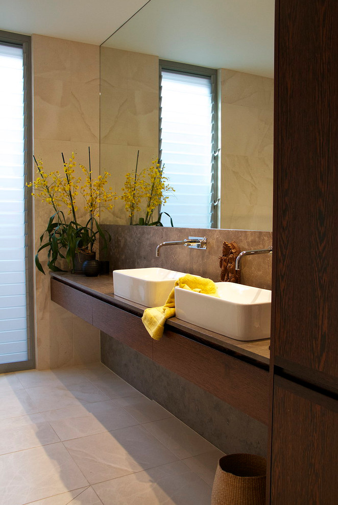 Inspiration for a contemporary bathroom in Sydney.