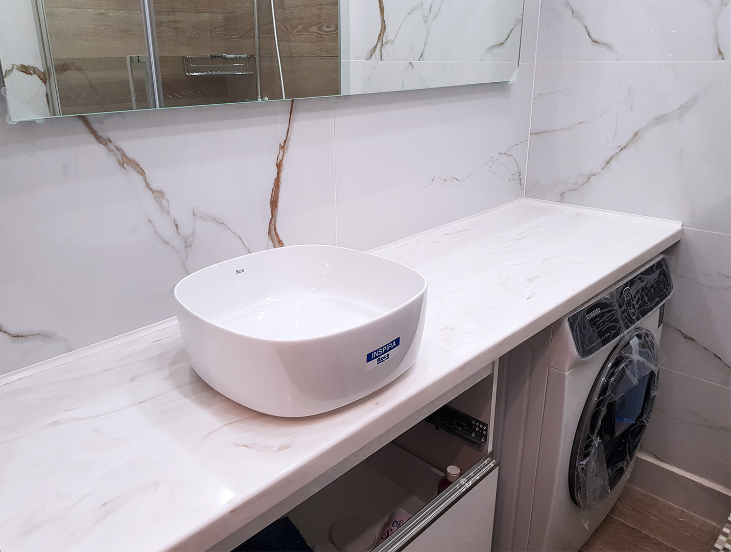 Столешница из искусственного камня Corian Sand Storm для ванной комнаты