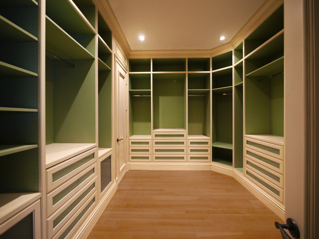 Custom Walk-In Master Closet ankleidezimmer
