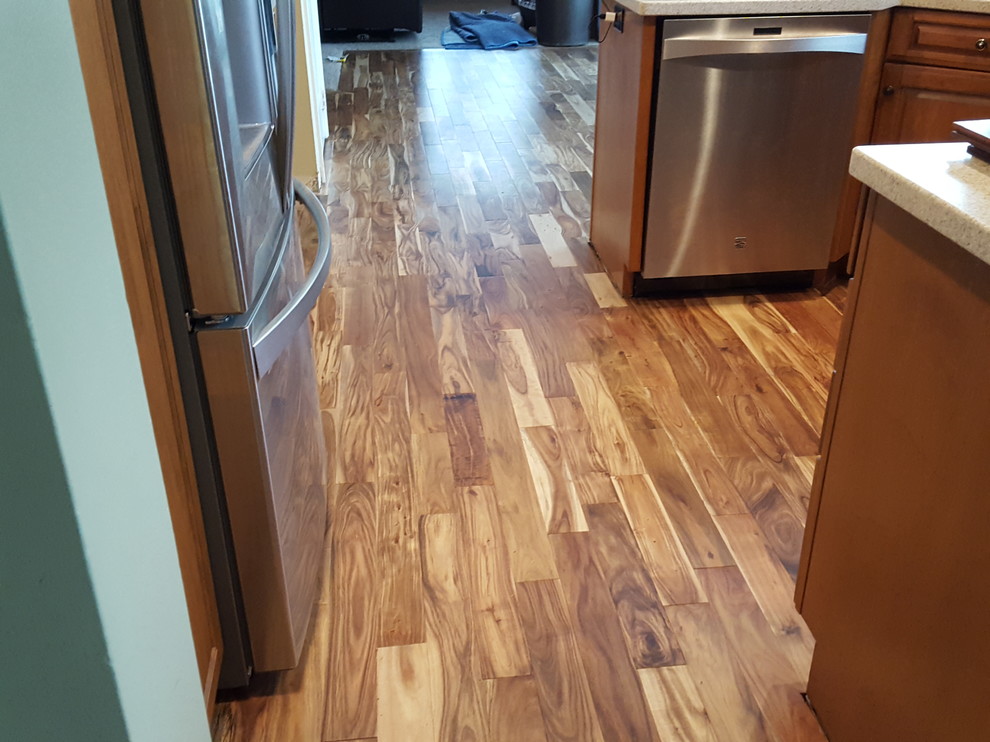 Prefinished Red Acacia 3/4×3-5/8 sellect