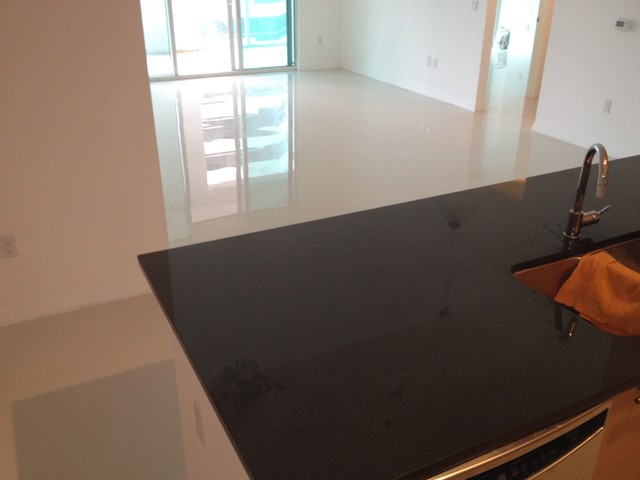 Porcelain Floor modern-vardagsrum