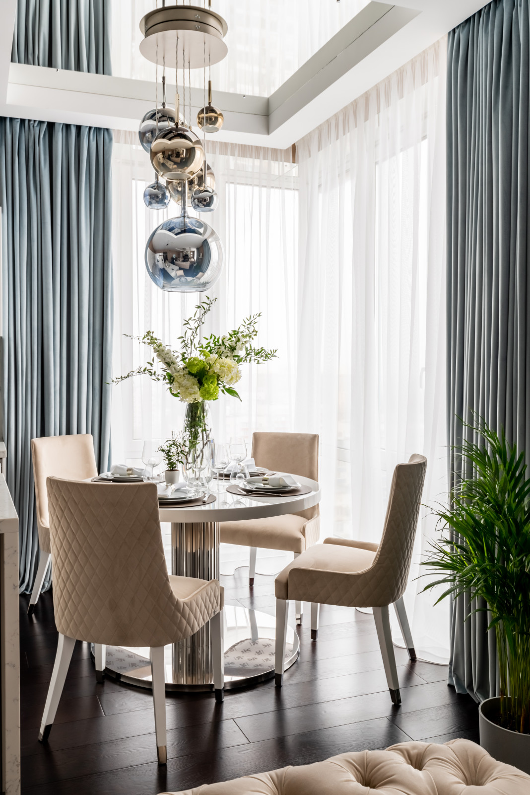 Бежевый и зеркала