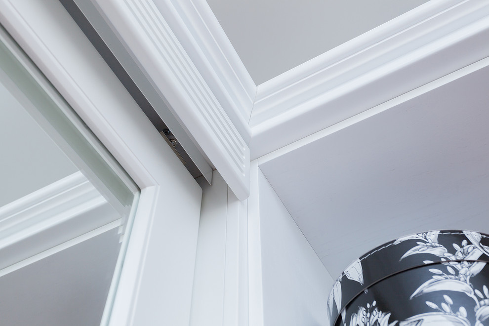 Шкаф купе с зеркальными фасадами