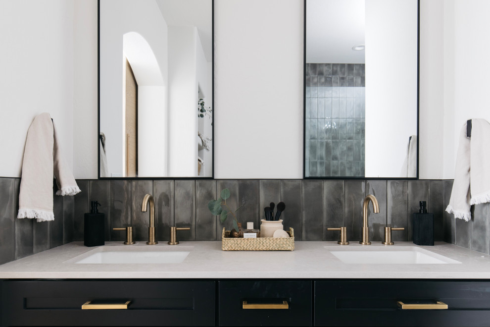Home design - transitional home design idea in Phoenix