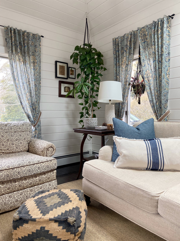 Cozy Family Room - Watch Hill, RI