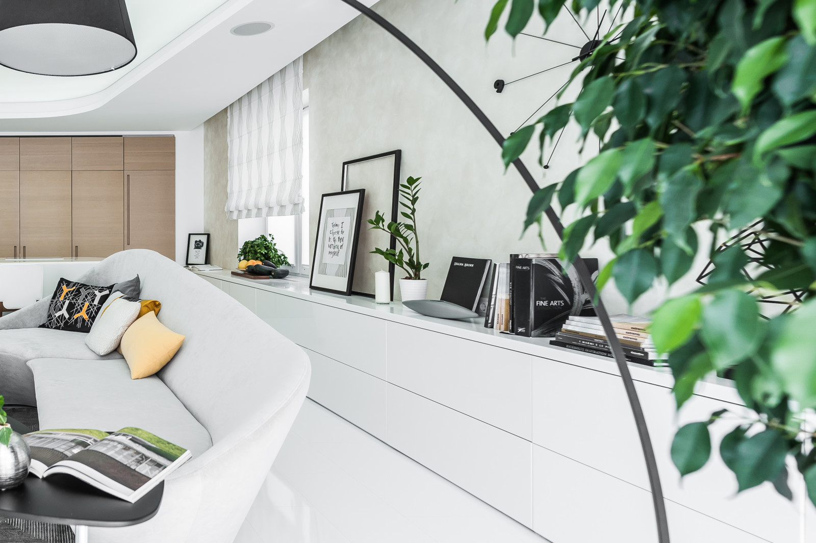 Светлый hi-tech