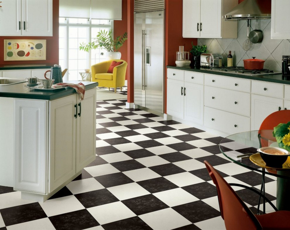 Kitchen - transitional kitchen idea in Austin