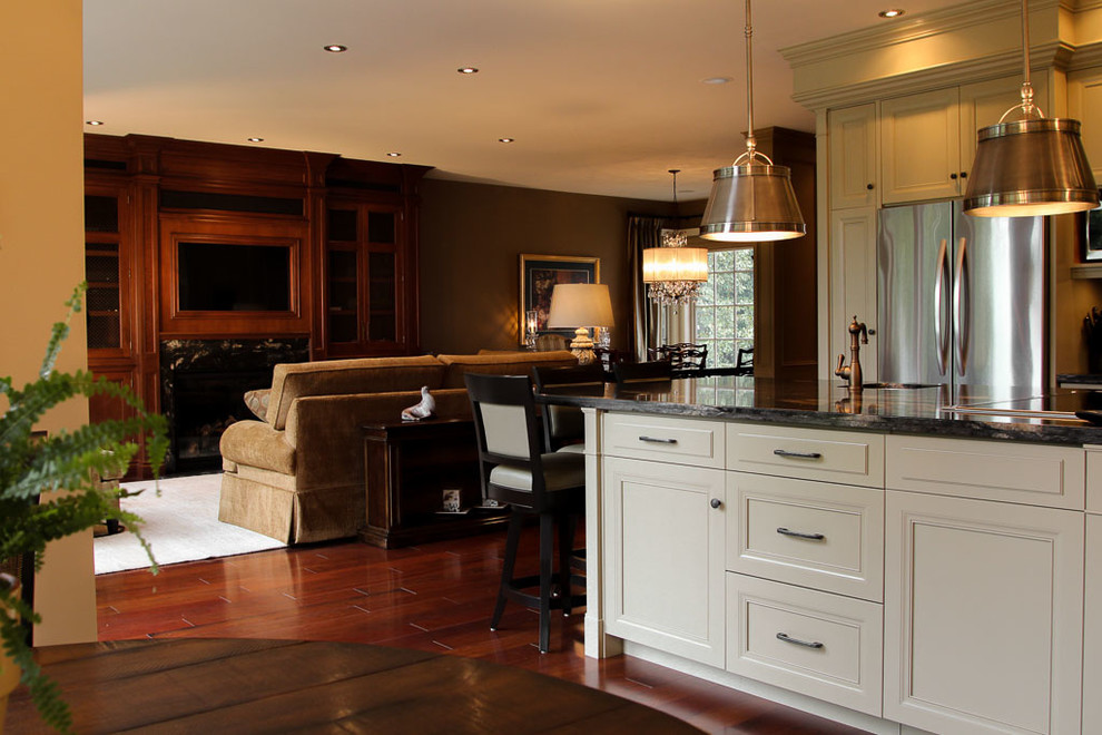 Kitchen - transitional kitchen idea