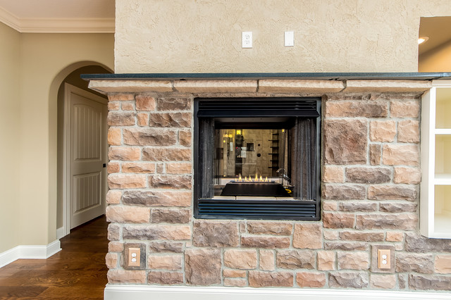 Home design - transitional home design idea in Columbus