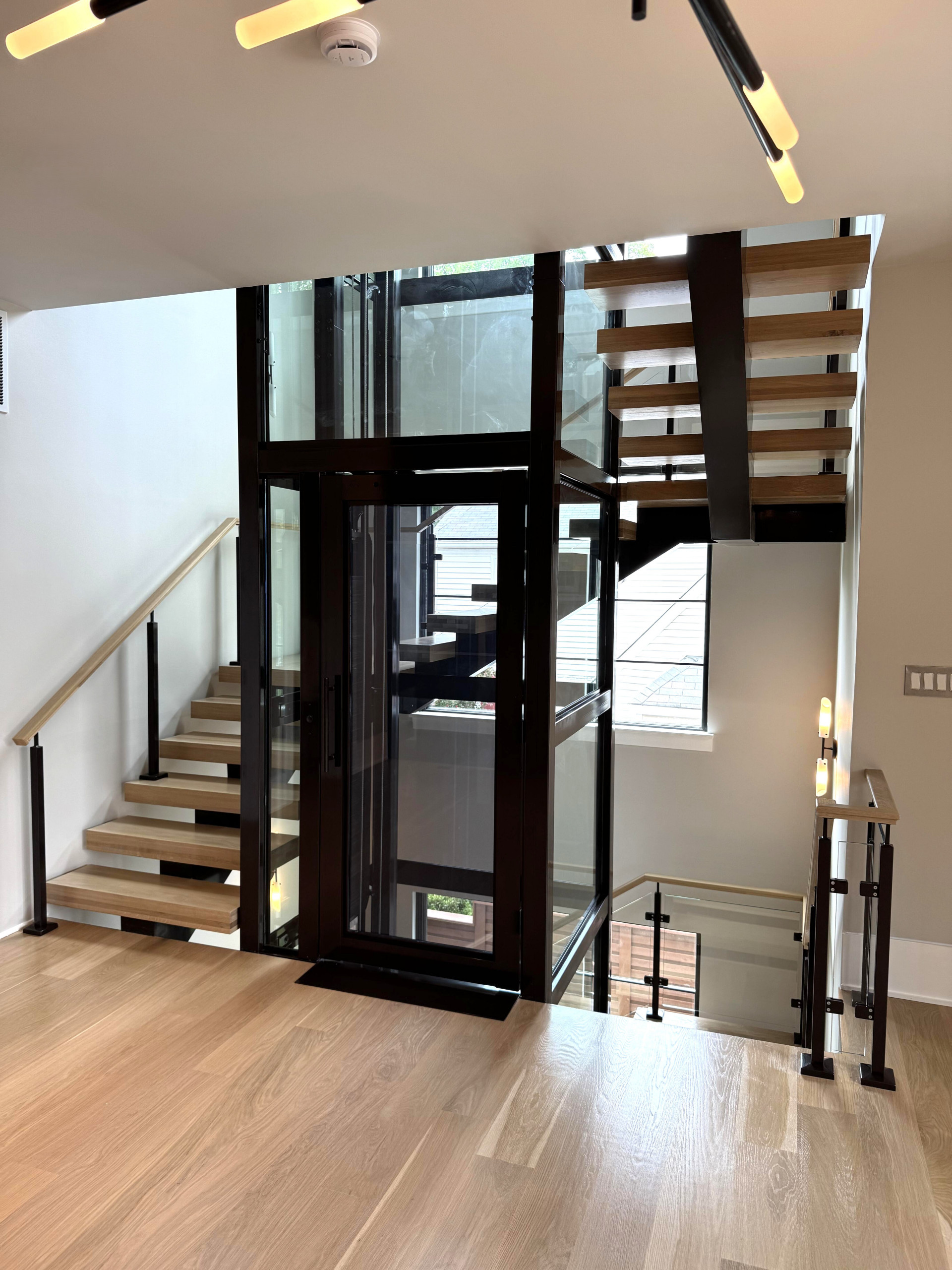 136_Modern Mono-Beam Encircling Glass Elevator, Bethesda, MD 20814