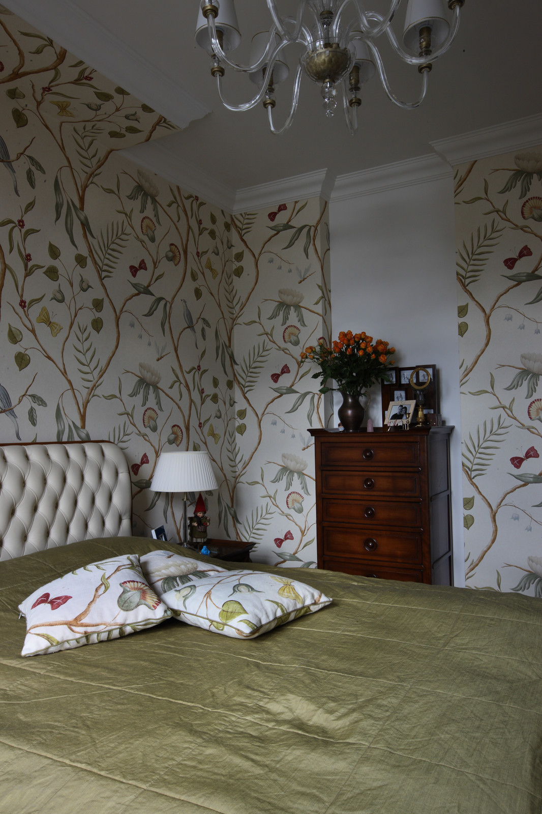 Квартира с красным холлом