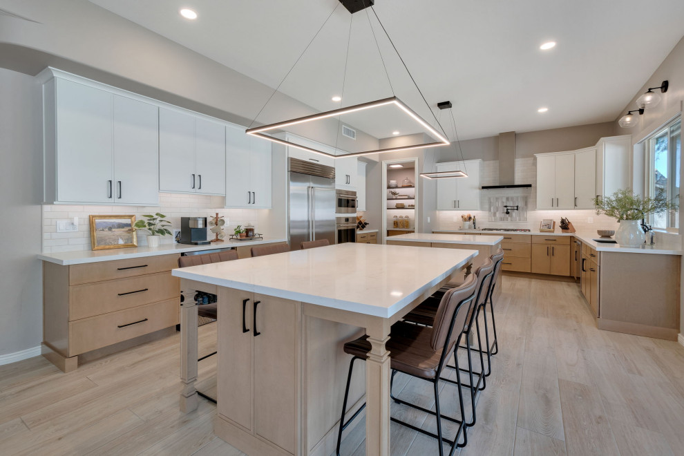 Transitional kitchen photo in Phoenix