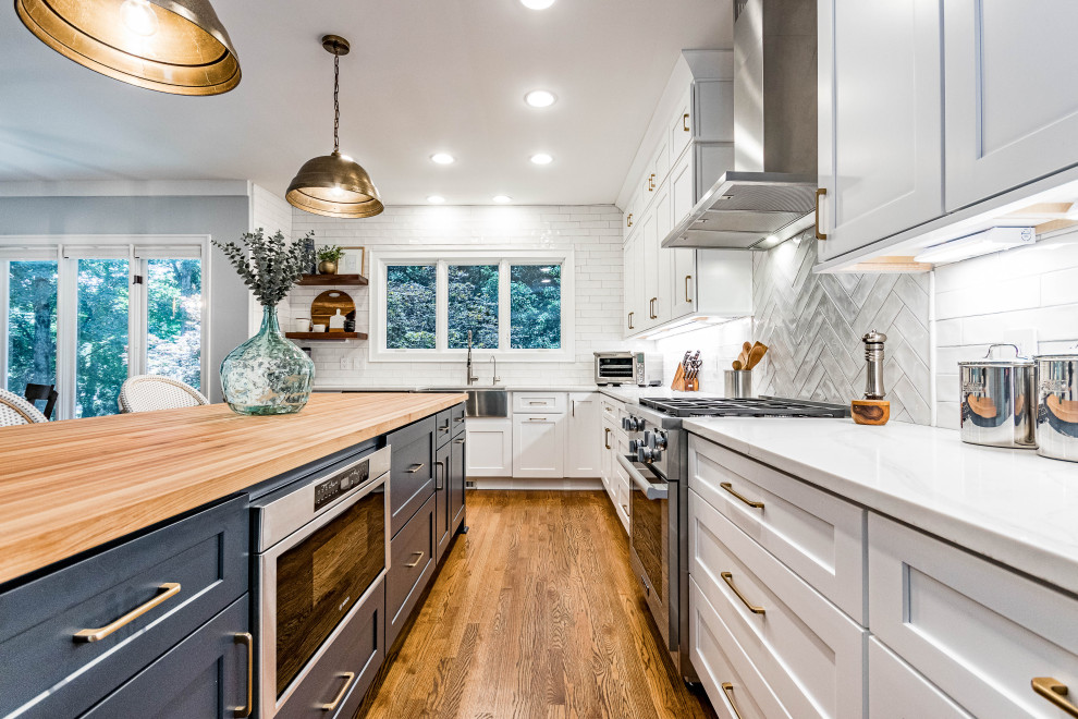 N. Raleigh Kitchen & Dining Area