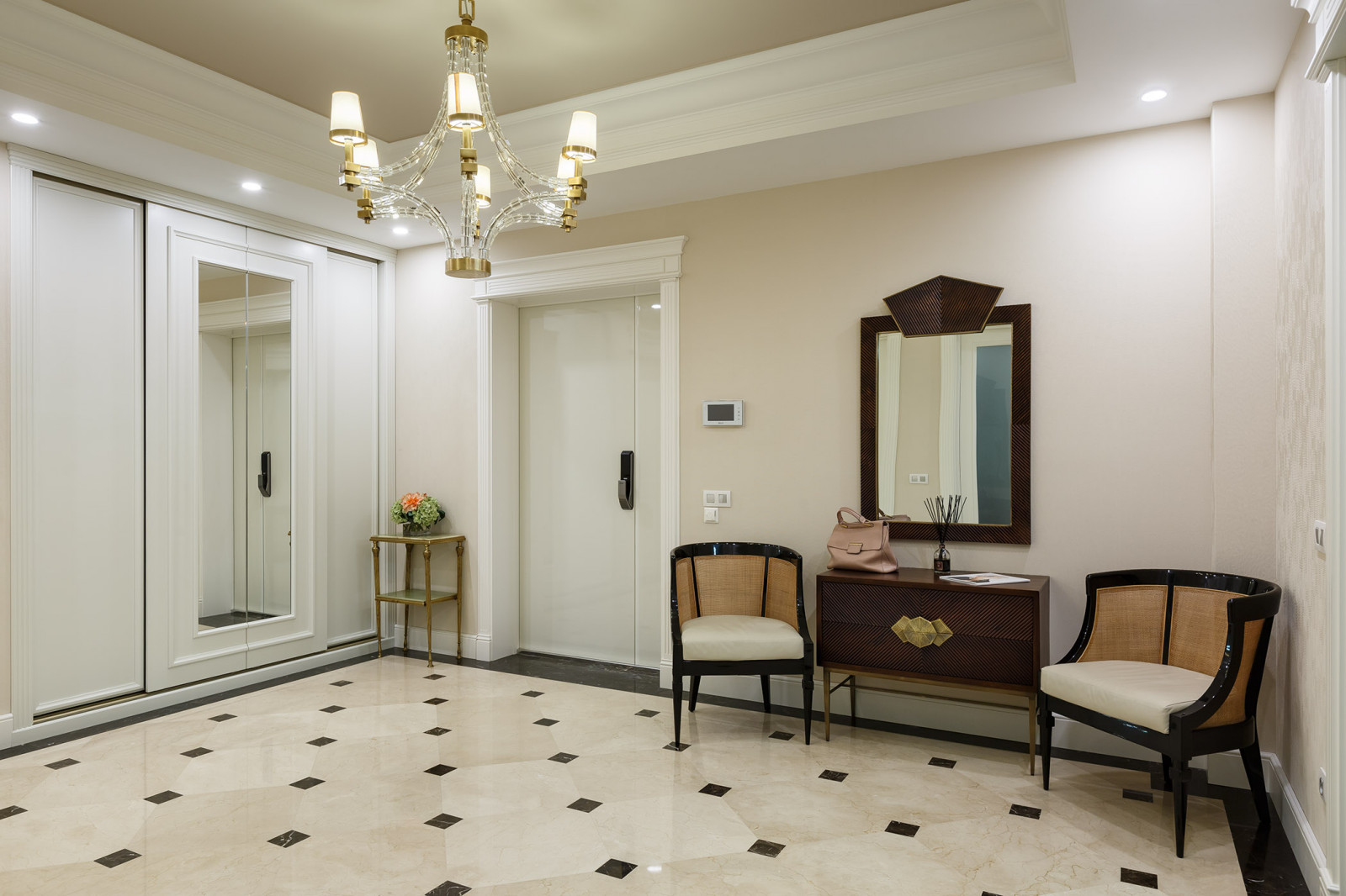 Новая Классика для молодой семьи на Набережной Фонтанки 280 м2