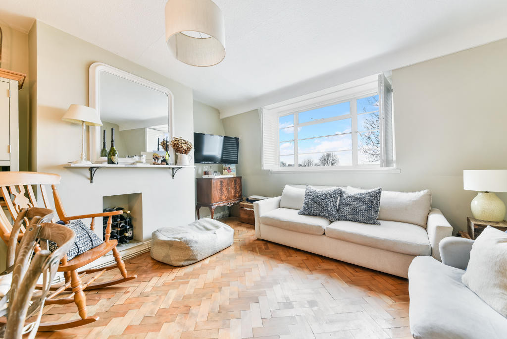 1920's Mansion Block Apartment Putney London