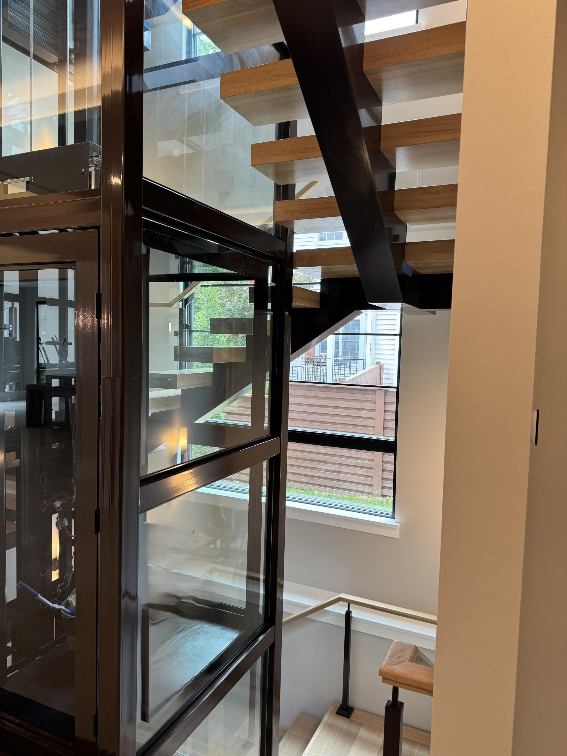 136_Modern Mono-Beam Encircling Glass Elevator, Bethesda, MD 20814