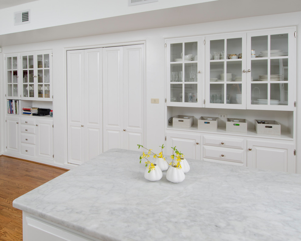 Kitchen - transitional kitchen idea
