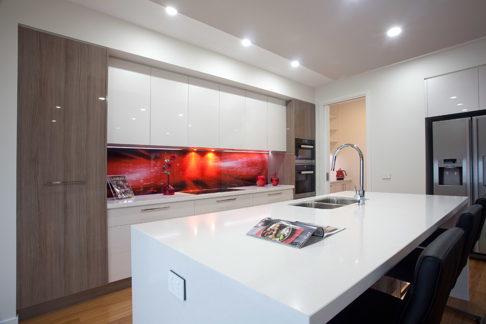 Modern Bold Kitchen Melbourne by de Wacht & Design Pty