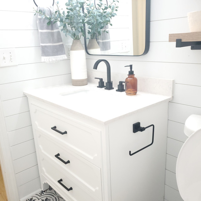 Modern Farmhouse Bathroom Country Atlanta by Virgil Homes LLC