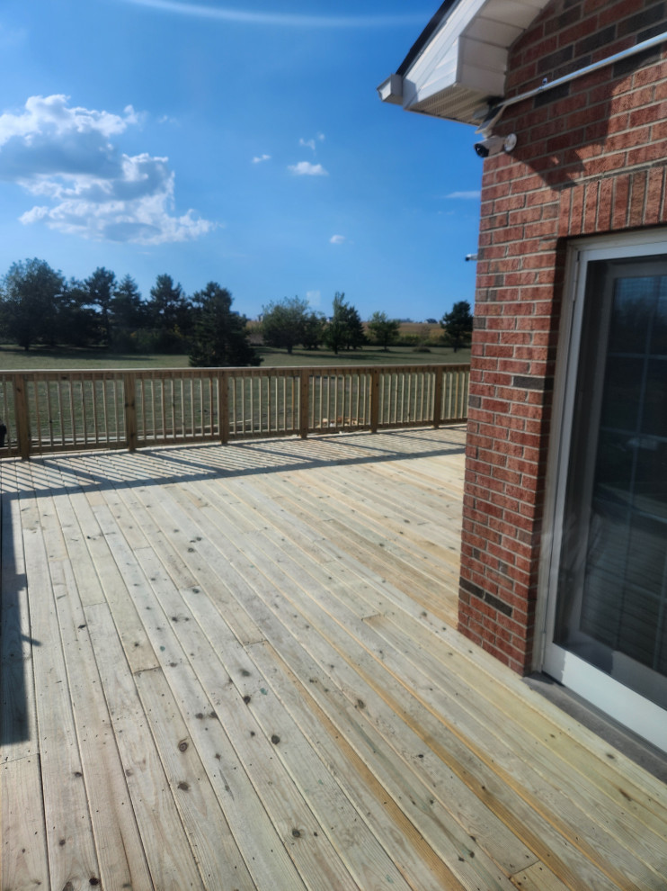 A Heroes Outdoor Deck Retreat - Beecher, IL