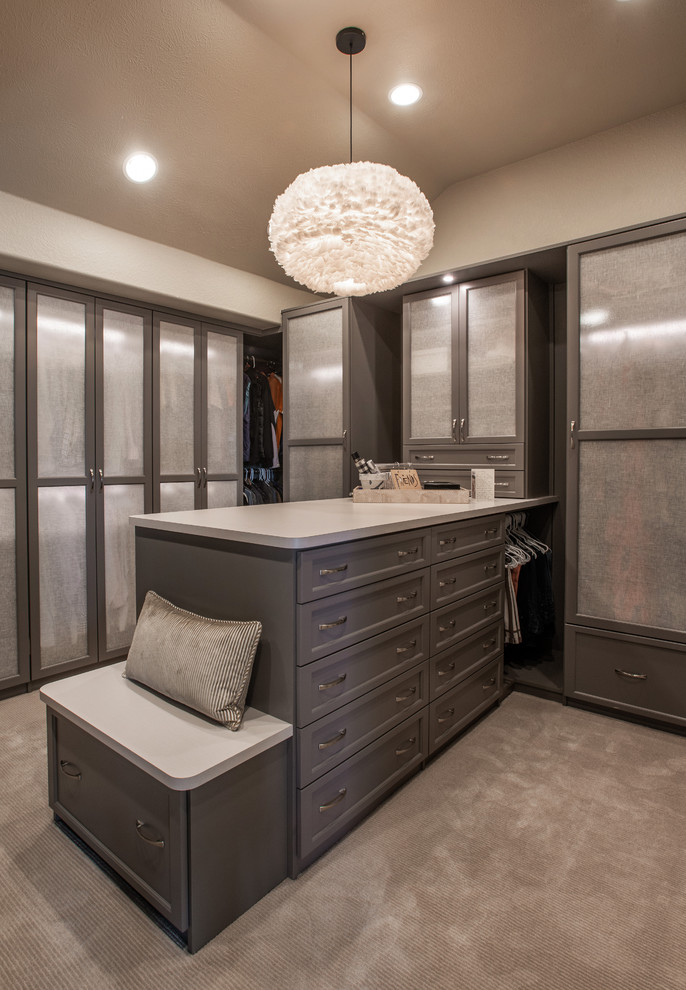Closet - transitional closet idea