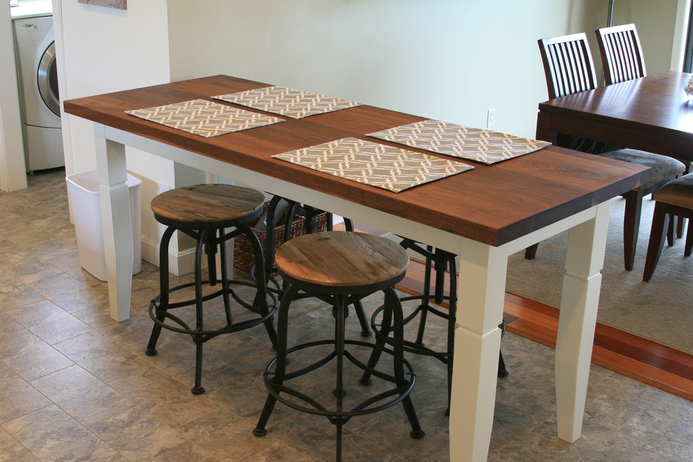 Kitchen - transitional kitchen idea in Seattle