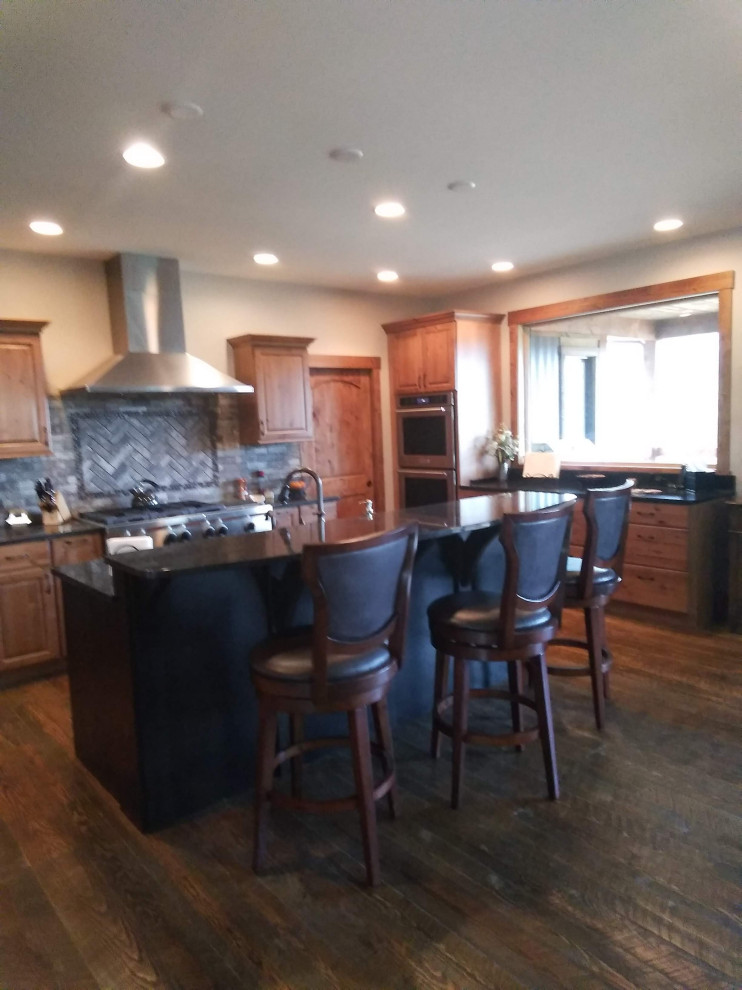 Kitchen - rustic kitchen idea