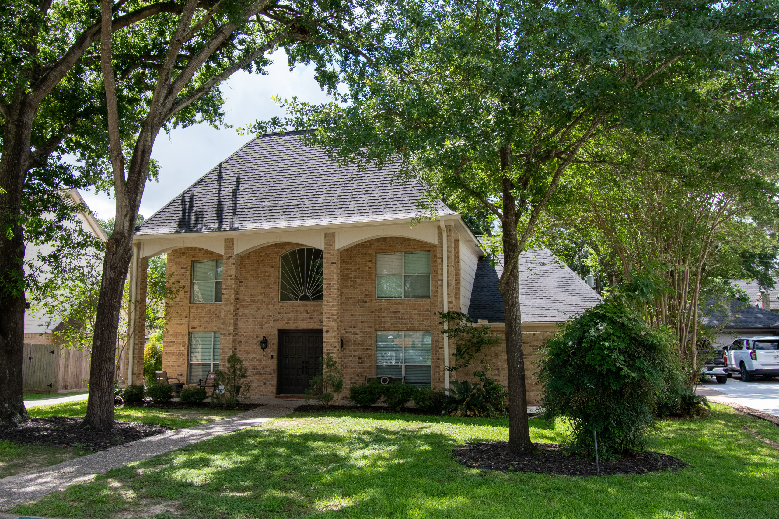 Full Roof Replacement & Exterior Restoration on a 1990s Spanish‑Tile Metal Roof