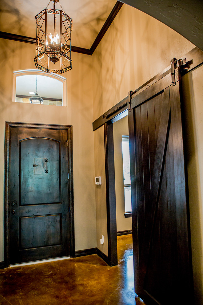 Example of a mountain style entryway design in Houston