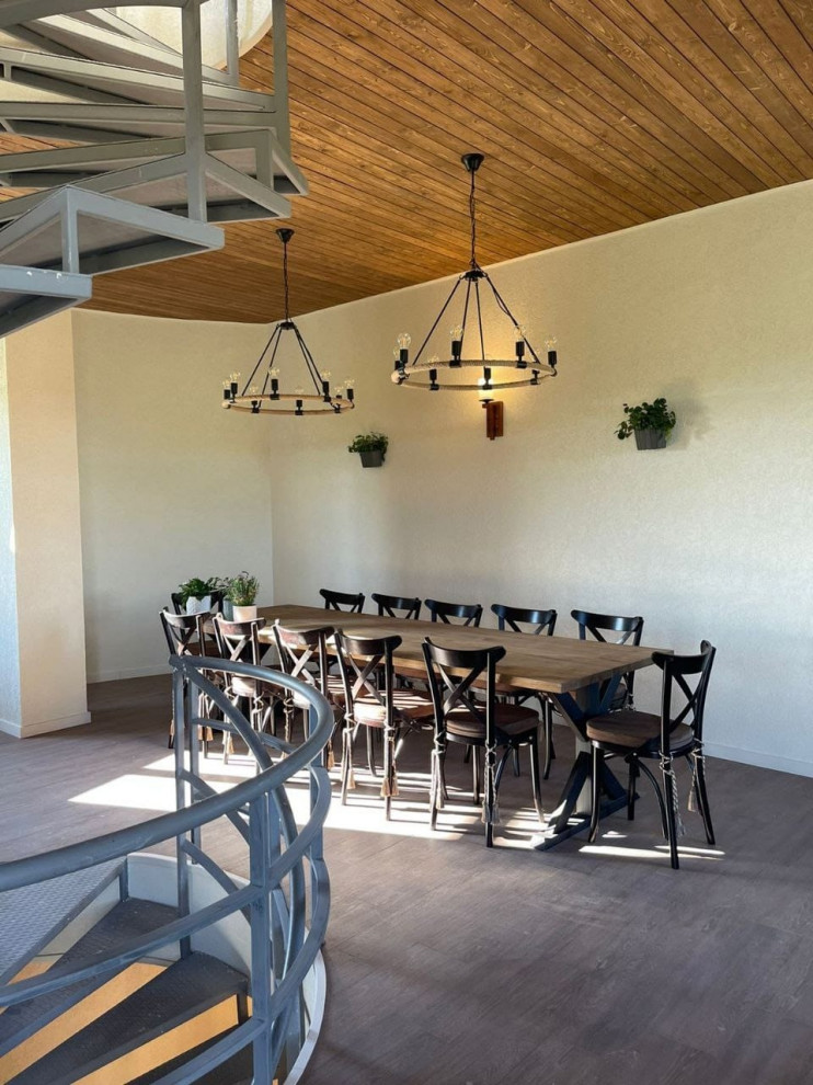 Этническая столовая группа для Мельницы в Этническом стиле